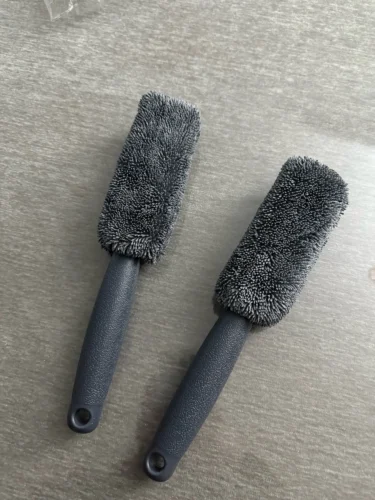Microfiber Car Tire Brush - Effective Wheel Hub and Rim Cleaner - Perfect for Car Maintenance, Detailing, and Cleaning Supplies photo review