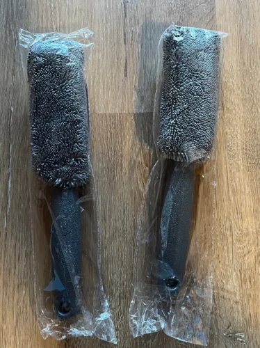Microfiber Car Tire Brush - Effective Wheel Hub and Rim Cleaner - Perfect for Car Maintenance, Detailing, and Cleaning Supplies photo review