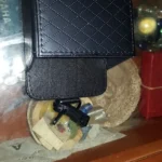 1pc Car Storage Bag Car Air Outlet Debris Bag For Mobile Phone Key Sunglasses Vent Dashboard Tidy Hanging Leather Organizer Box photo review