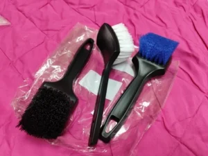 Car Tire Brush Black Bristled Wheel Hub Cleaning Brush Multifunctional Wheel Hub Steel Ring Foot Pad Fabric Cleaning Brush photo review