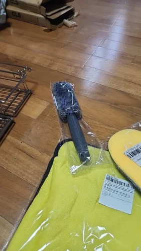 Microfiber Car Tire Brush - Effective Wheel Hub and Rim Cleaner - Perfect for Car Maintenance, Detailing, and Cleaning Supplies photo review